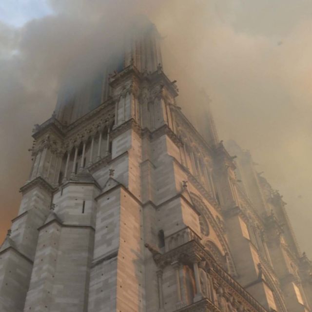 Notre-Dame: Luta contra o Inferno